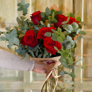 Regalar Rosas para San Valentín en Sevilla a Domicilio.