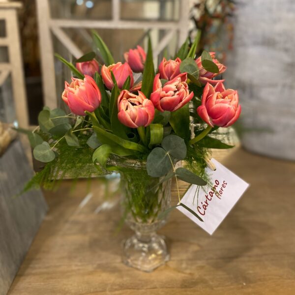 Regalar Tulipanes en Sevilla con Cártamo Flores. Entrega a domicilio de Tulipanes en Sevilla.