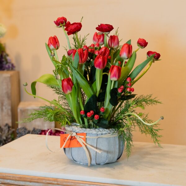 centro de flores de tulipanes para regalar por san valentin
